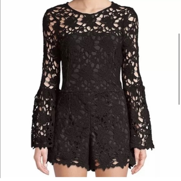 NWT Alexia Admor Lace Romper Bell Sleeves Sz SMALL - Picture 3 of 7